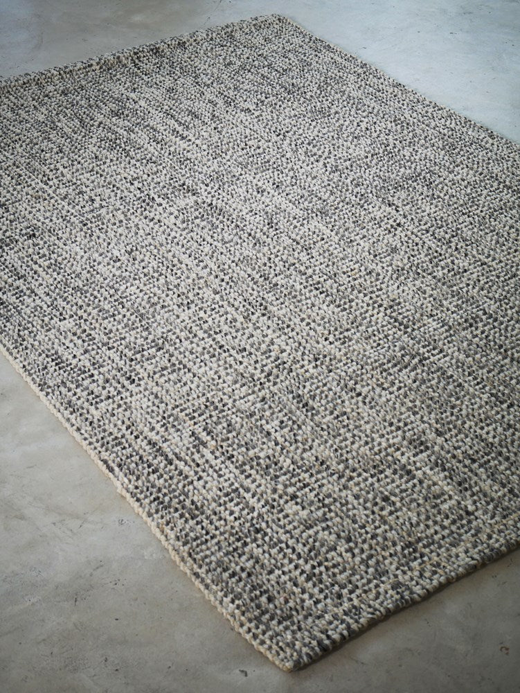 Sorelle Light Grey Hand-Woven Rug