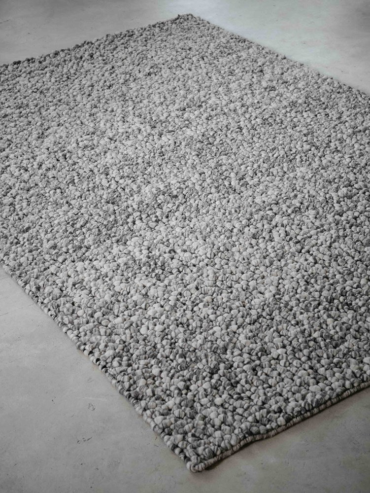 Zavelle Black White Contrast Hand-Woven Rug