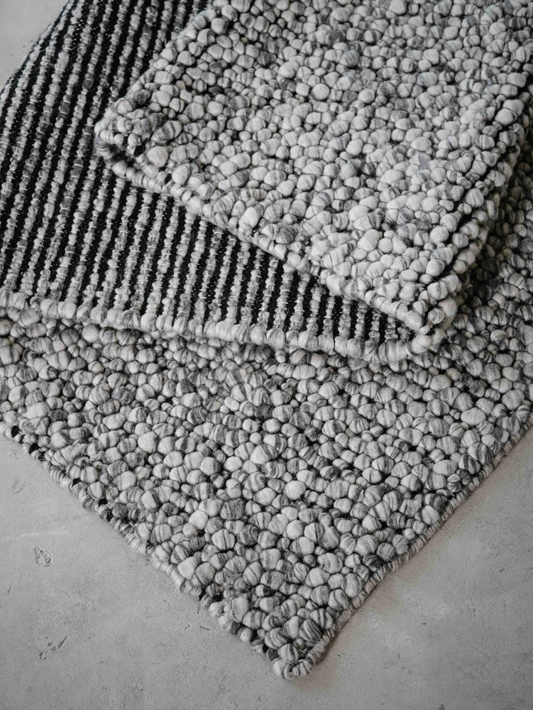 Zavelle Black White Contrast Hand-Woven Rug