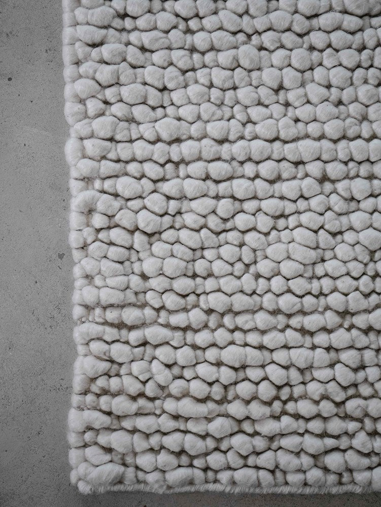 Zavelle Pure White Hand-Woven Rug
