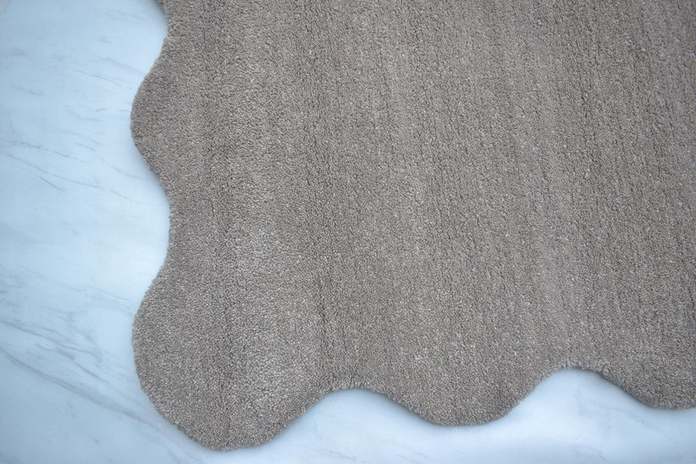 Virelle Greige Scalloped Wool Rug