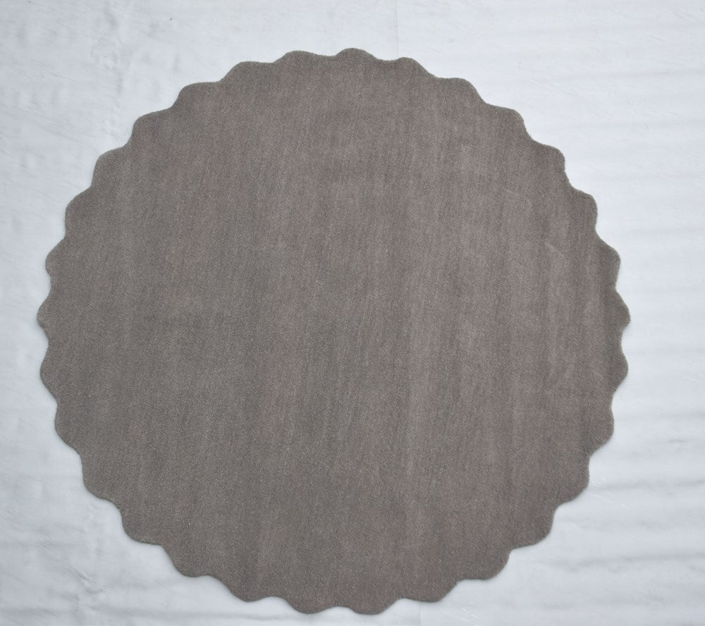 Virelle Stone Grey Scalloped Wool Rug
