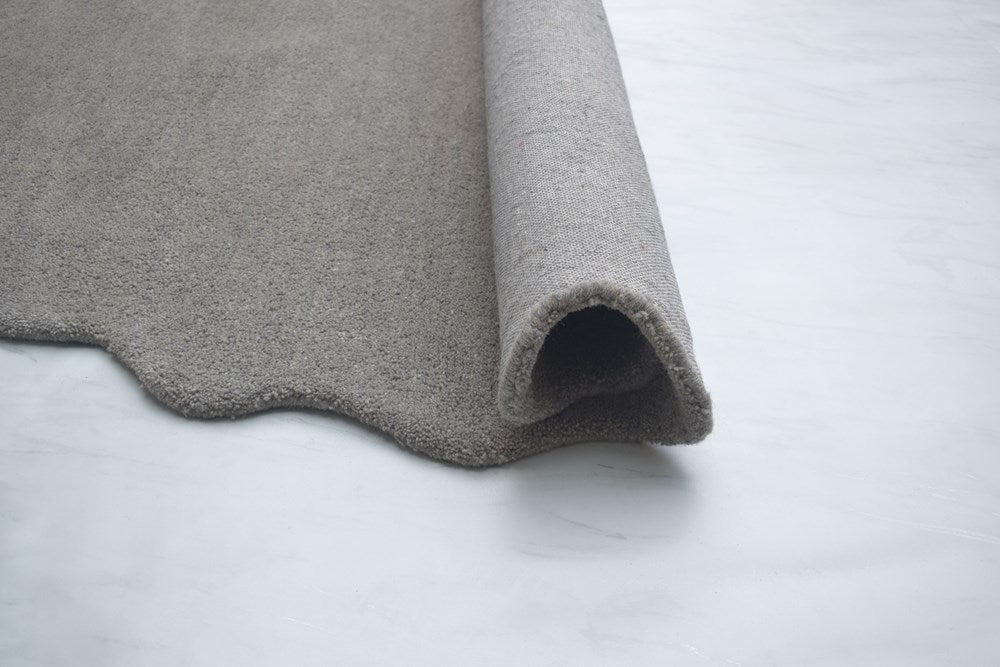 Virelle Stone Grey Scalloped Wool Rug