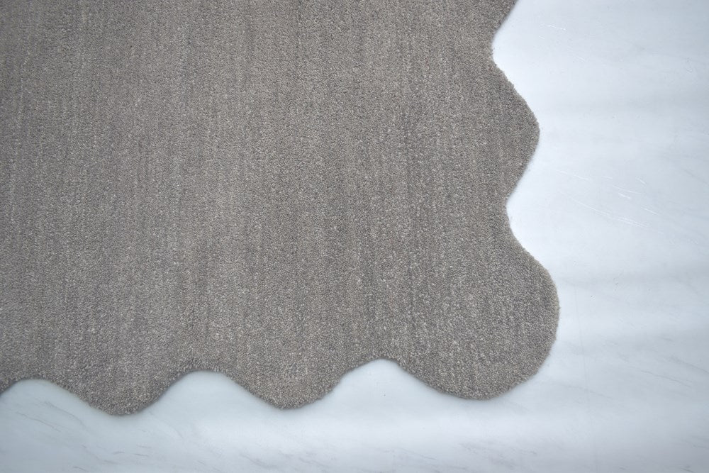 Virelle Stone Grey Scalloped Wool Rug