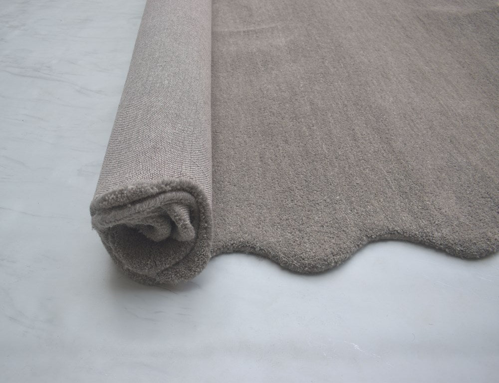 Virelle Stone Grey Scalloped Wool Rug