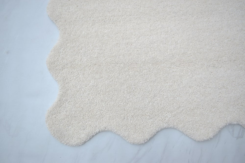 Virelle White Scalloped Wool Rug